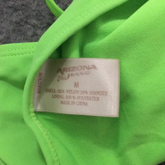 Neon green suit! - Picture 4 of 4